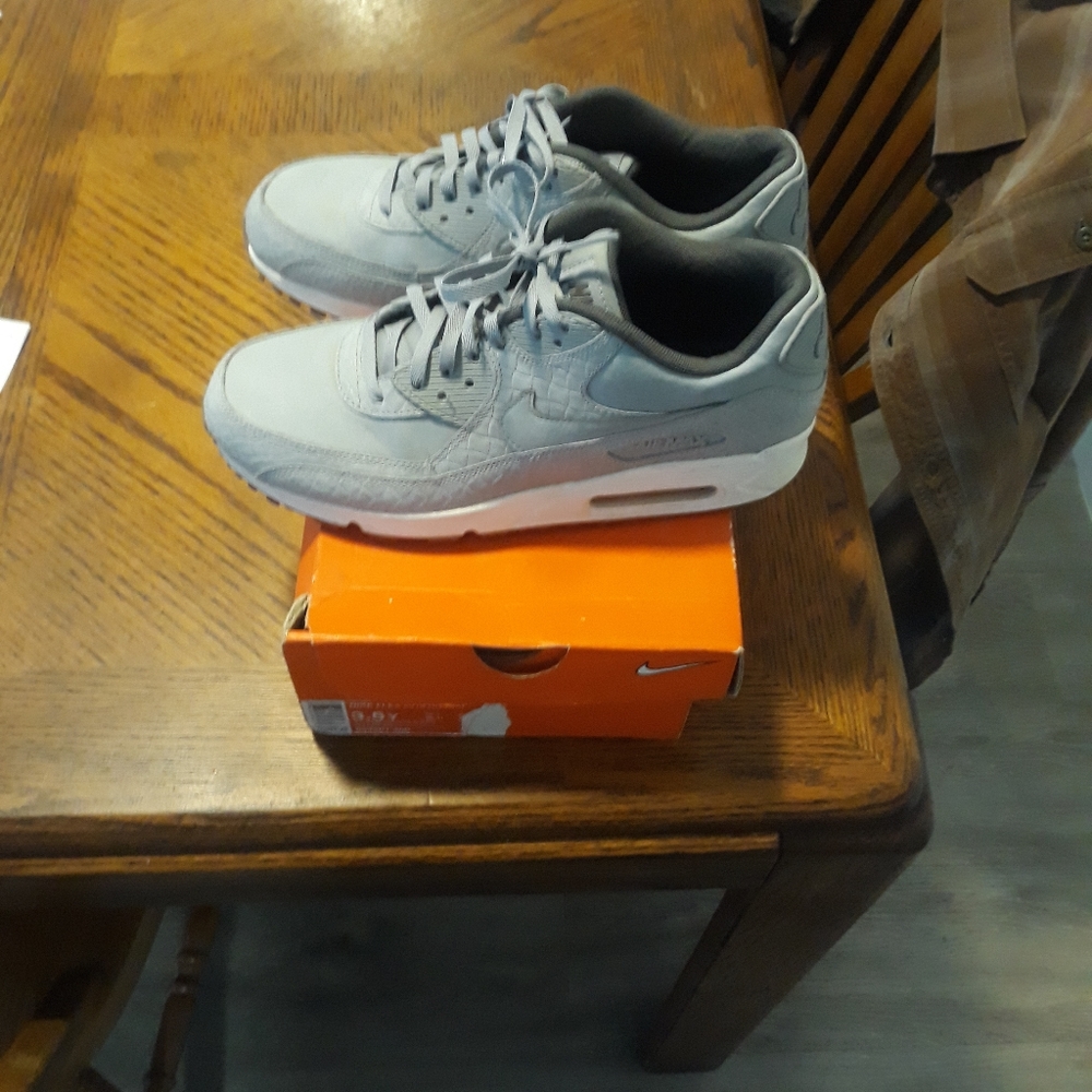 Girls Nike shoes